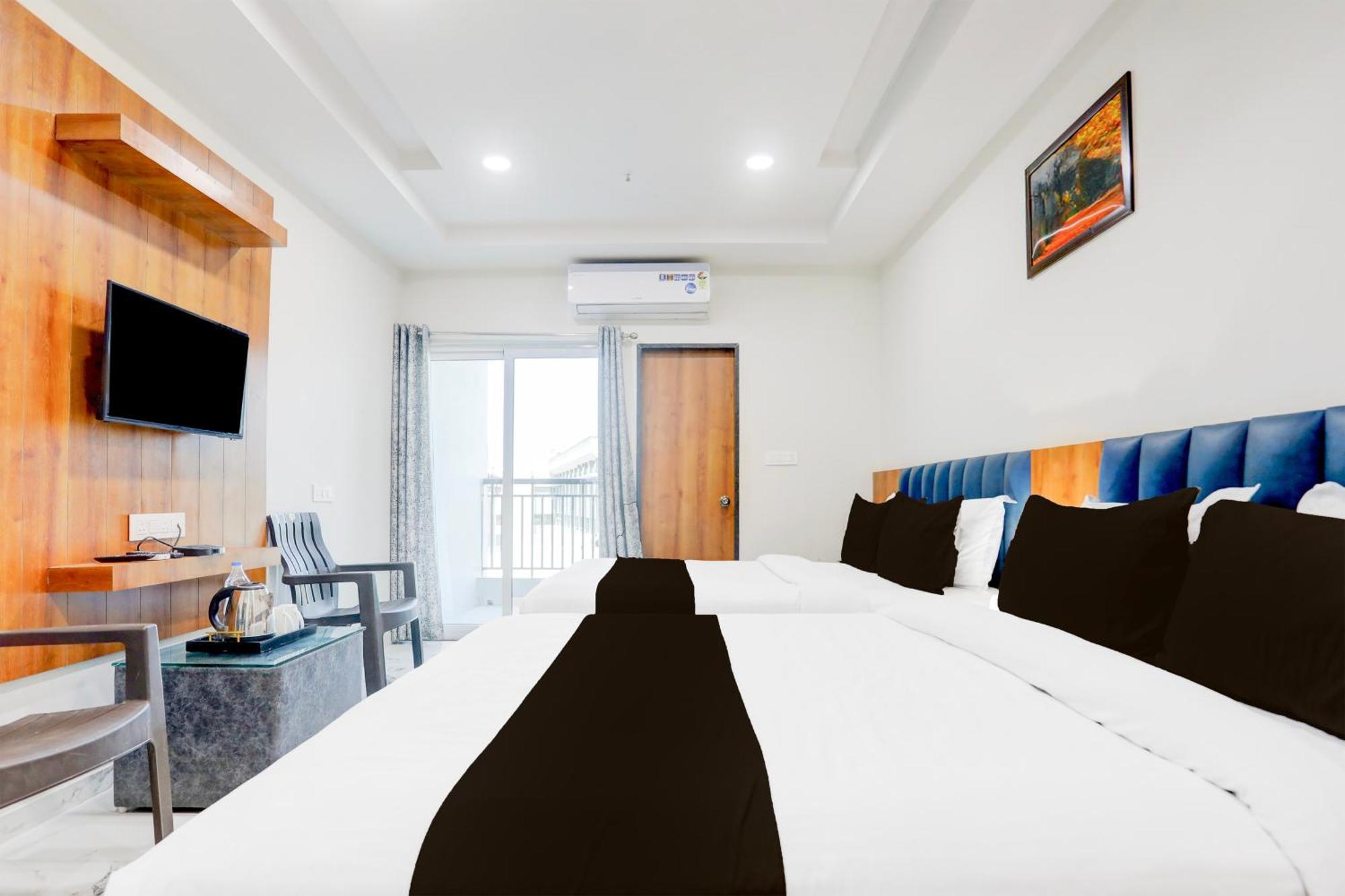 Super Townhouse Ambaji Formerly Hotel Kardhar Inn Eksteriør bilde