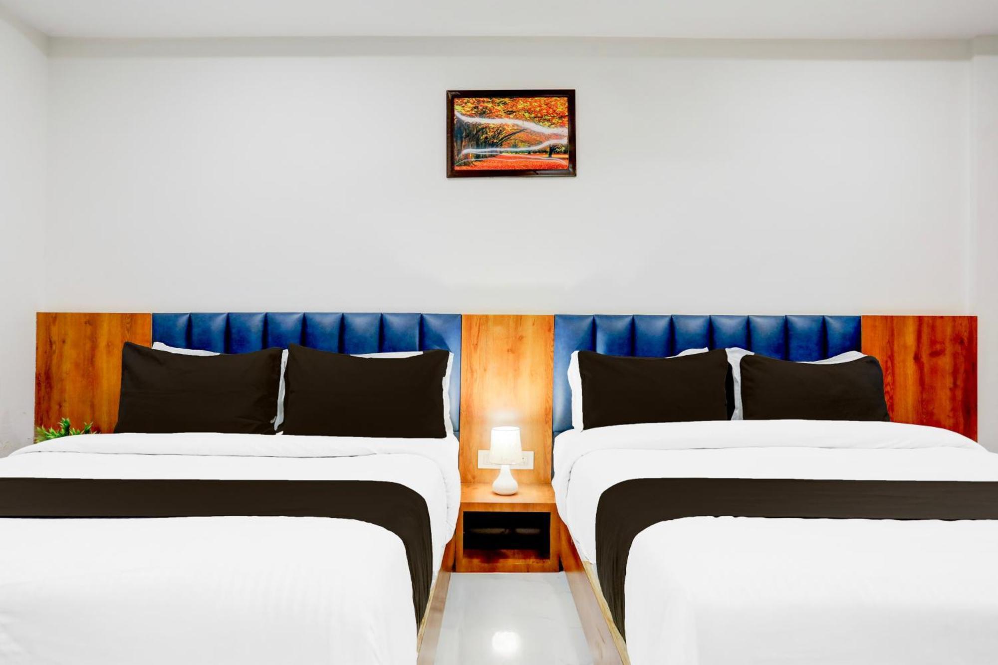 Super Townhouse Ambaji Formerly Hotel Kardhar Inn Eksteriør bilde