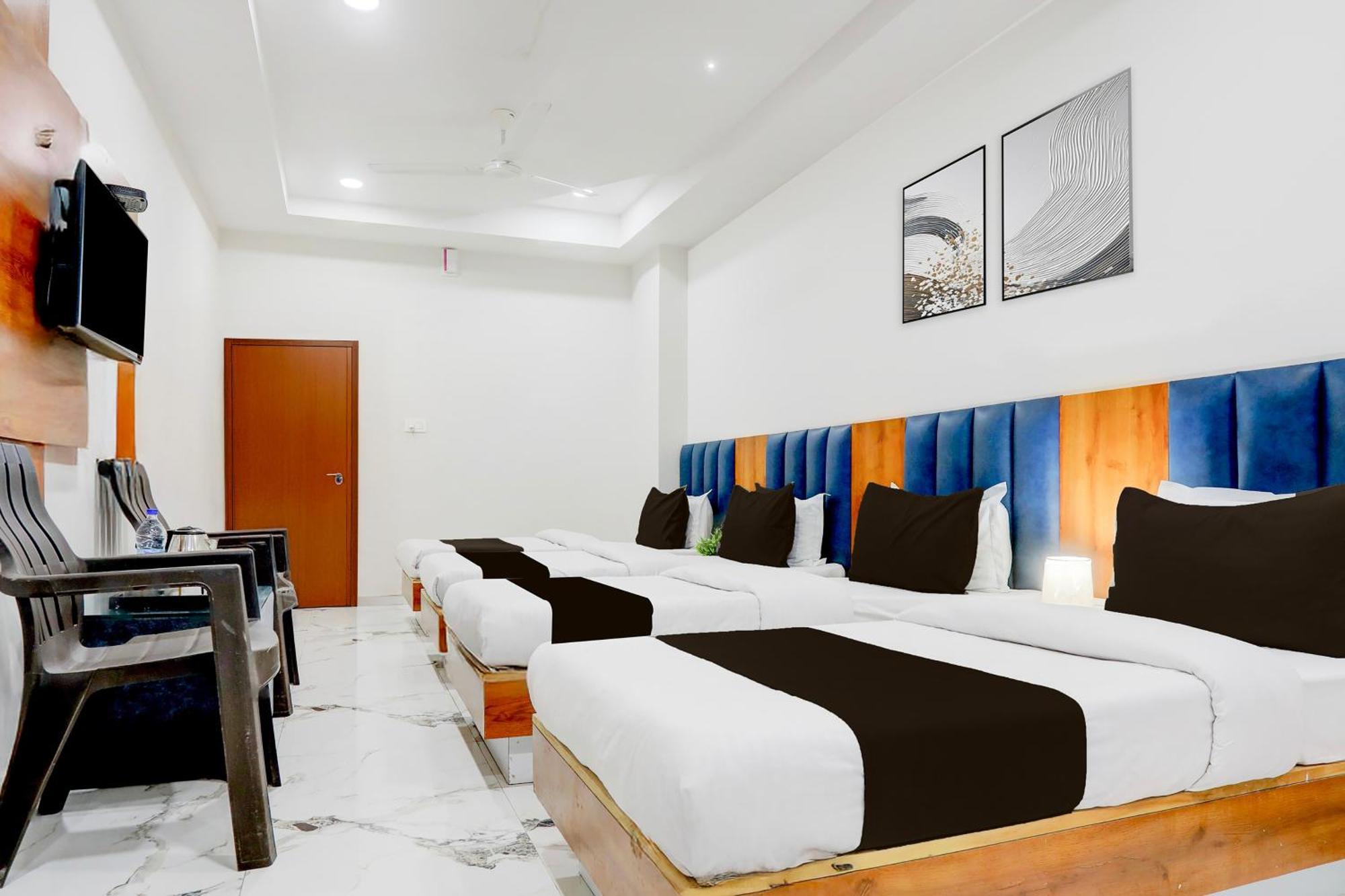 Super Townhouse Ambaji Formerly Hotel Kardhar Inn Eksteriør bilde